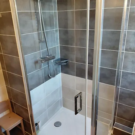 Spacieux 3 Pieces En Attique *
