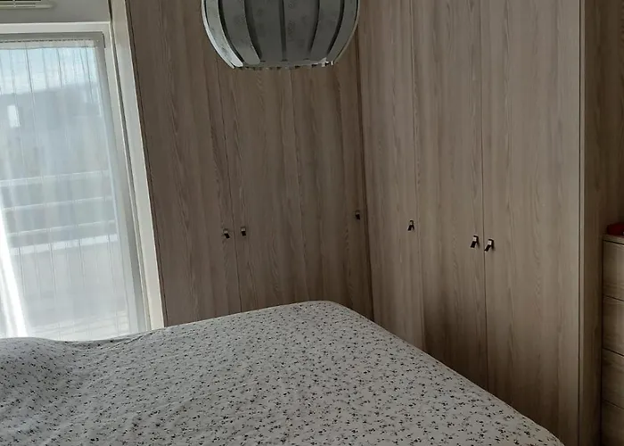 Spacieux 3 Pièces En Attique *