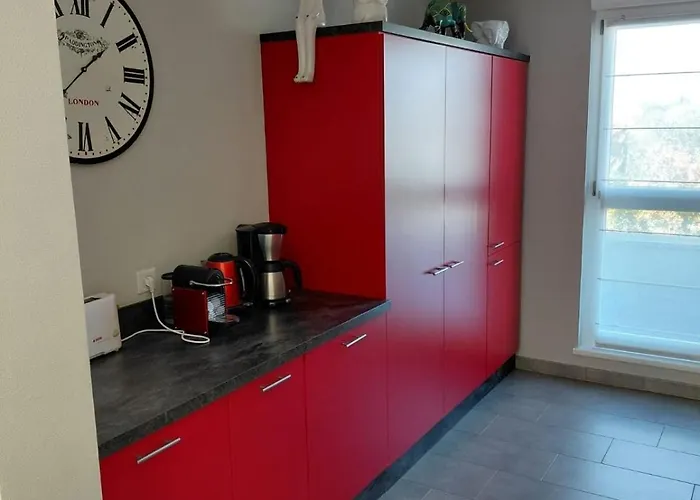 Appartement Spacieux 3 Pièces En Attique