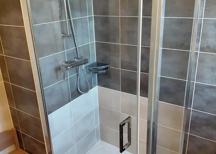 Spacieux 3 Pièces En Attique *