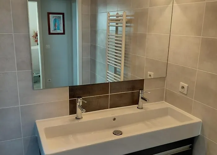 Spacieux 3 Pièces En Attique Appartement *